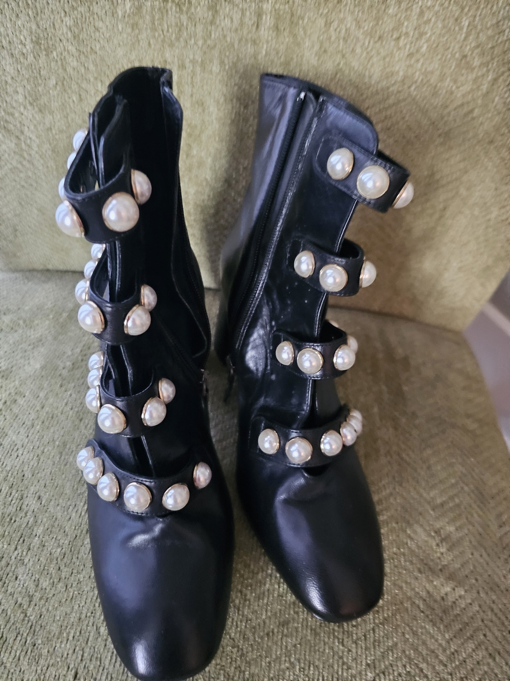 Uterqüe Black Pearl-Embellished Leather Ankle Boots US Size 8